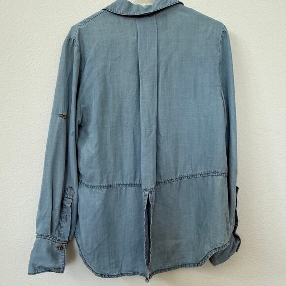 BELLA DAHL Button Down Shirt Light Chambray Tencel Relaxed Fit Pocket Top M - Picture 6 of 7